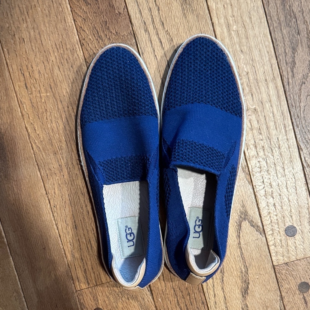 UGG Slip-On Sneakers Women’s 6.5 Navy Knit Elastic Comfort Casual Shoes